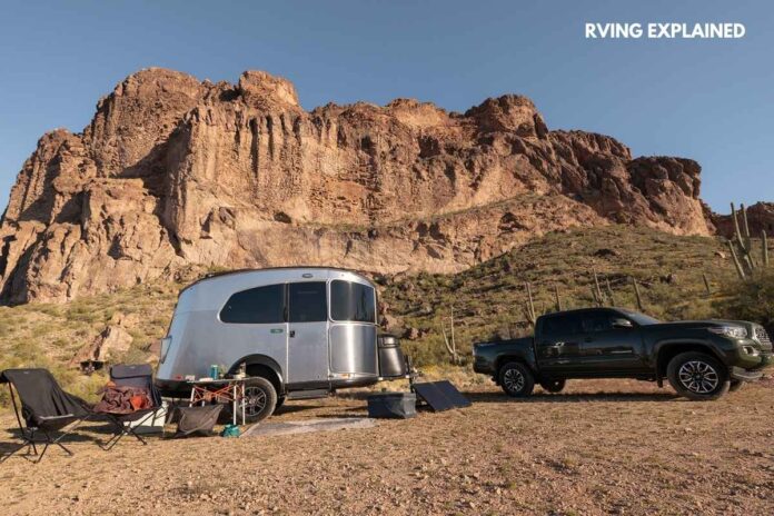 small campers with bathrooms