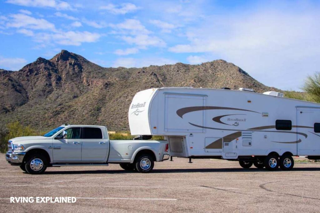 gooseneck vs 5th wheel hitch difference